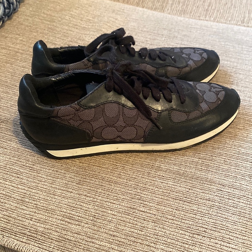 Coach Shoe , Size 9.5, Fairly New!! - Picture 1 of 4